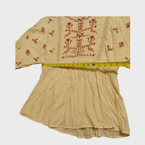 Cream Entro blouse with red floral embroidery womens Size small - Picture 8 of 8